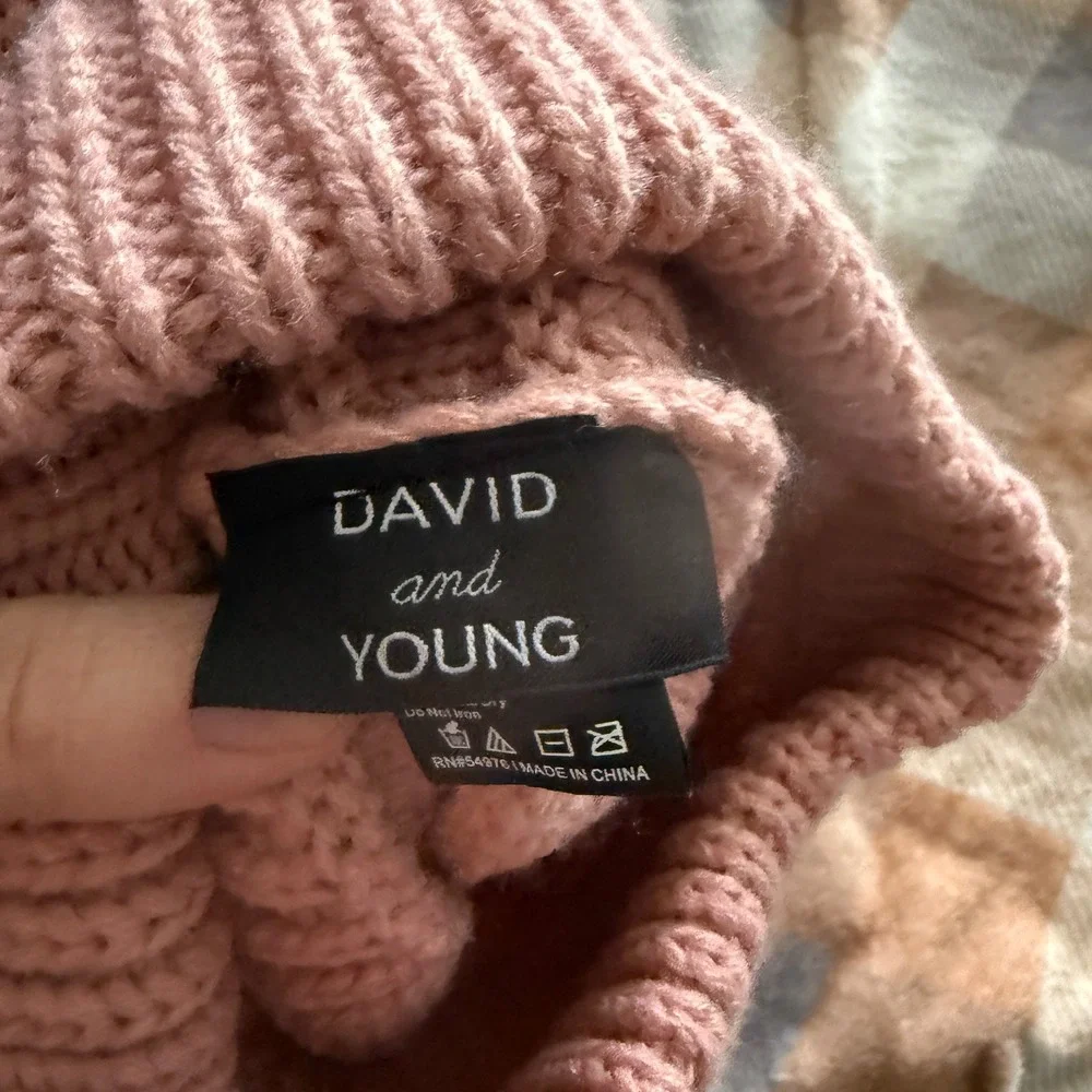 DAVID and YOUNG Girls Pink Knit Beanie Cat Ears Outdoor Winter Snow School‎
